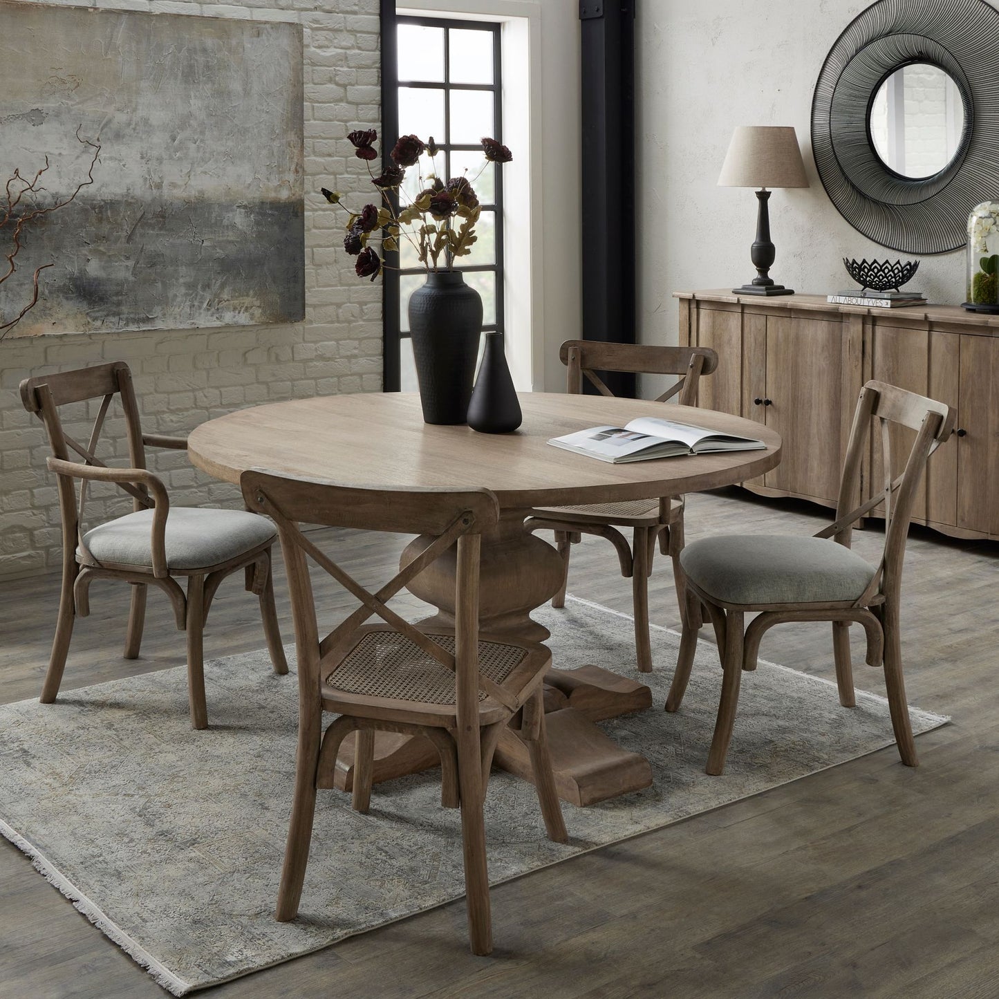 Classic Collection Round Pedestal Dining Table